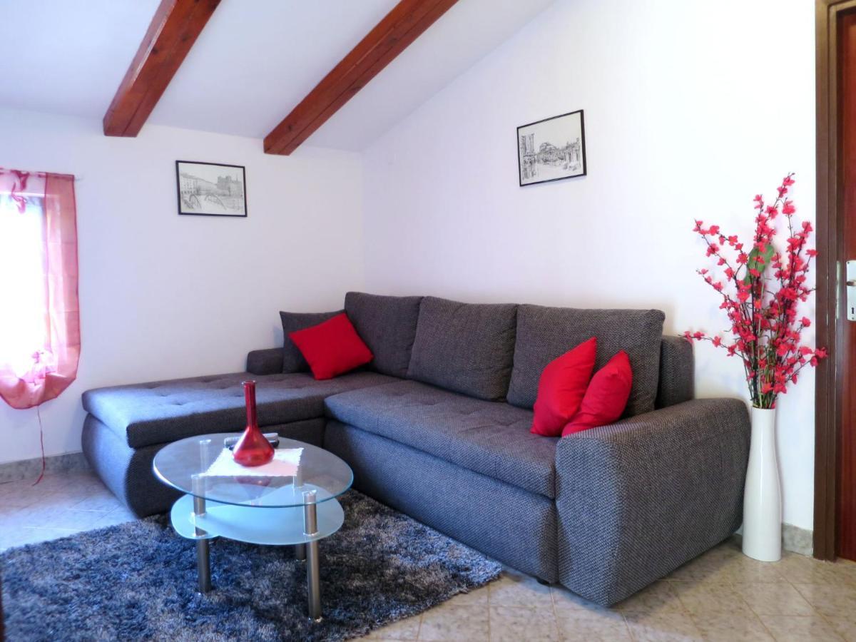 Johan - Mod117 By Interhome Apartma Brsec
